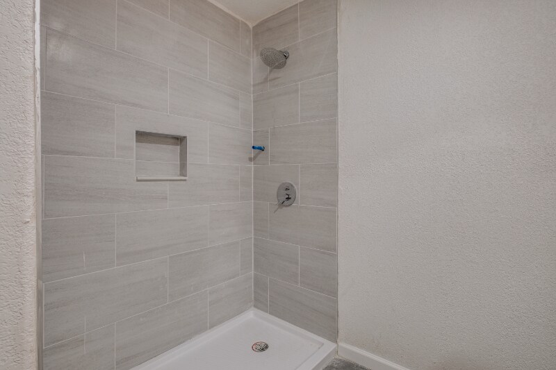 Building Photo - 3003 Harlan Dr
