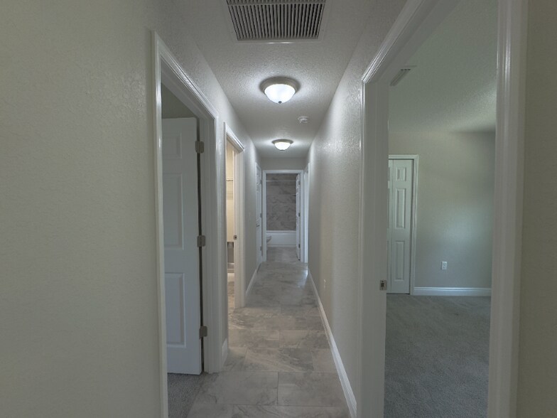 Building Photo - 13682 SW 40th Ave Rd