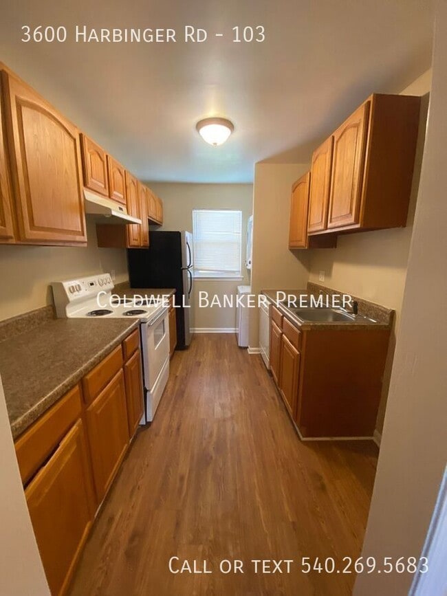 Building Photo - 3600 Harbinger Rd