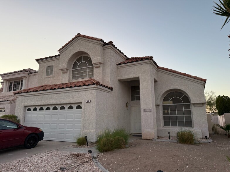 Primary Photo - 80 Desert Rain Ln