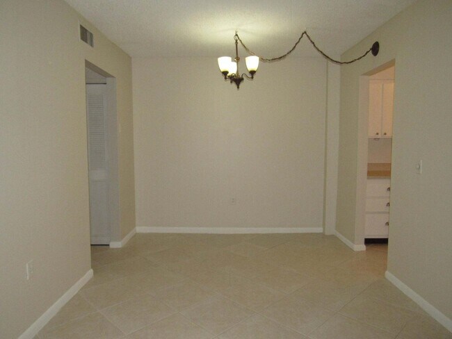 Building Photo - 2302 Sunrise Blvd