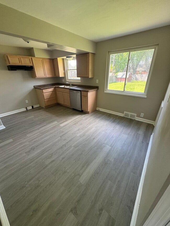 Building Photo - 4527 Channing Ln