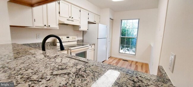 Primary Photo - 14303 Beaker Ct