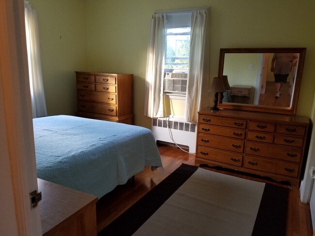 Building Photo - 39 Overshore Dr W