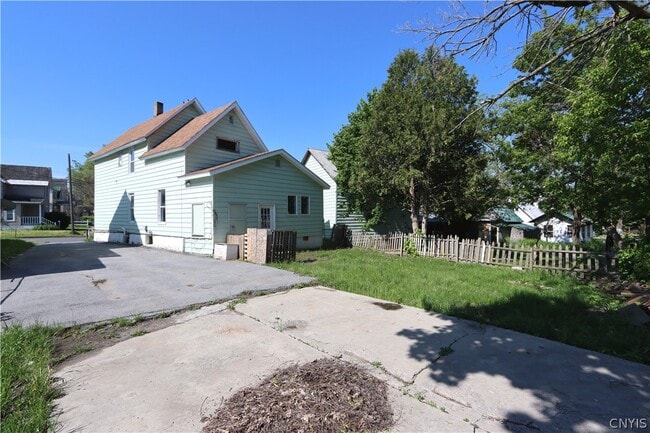 Building Photo - 318 W Hoard St