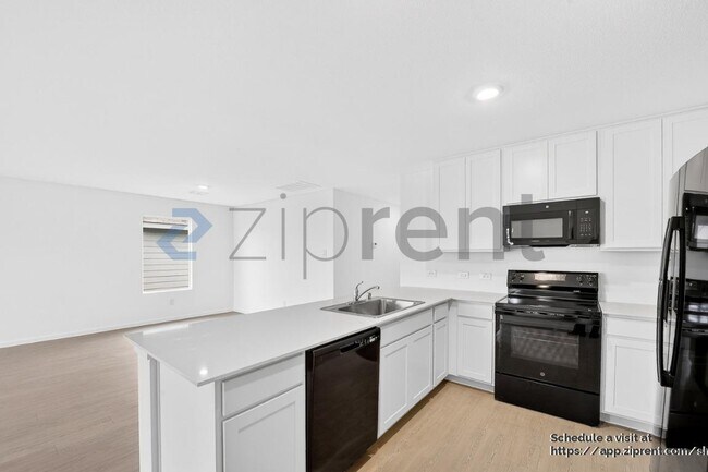 Building Photo - 6813 Haines Dr