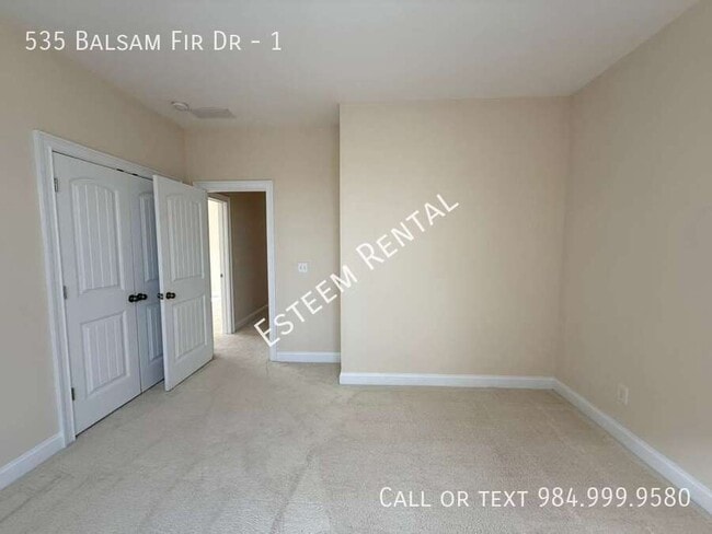 Building Photo - 535 Balsam Fir Dr