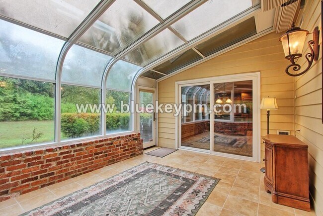 Building Photo - 3 Bed, 2 Bath, 1 Acre Home in Ridgefield, WA
