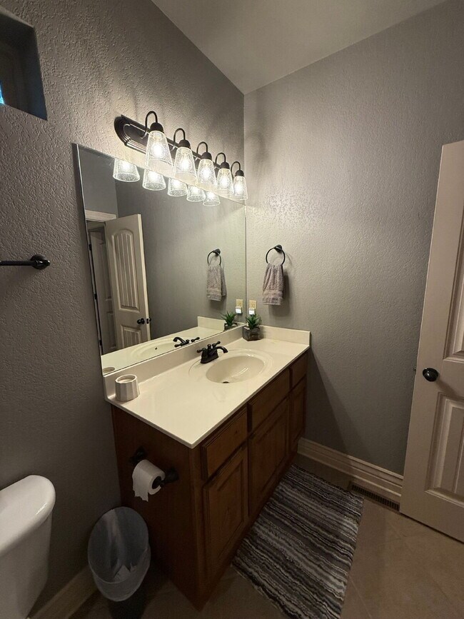 Building Photo - Pre-leasing for September - 5BR with all of the extras!