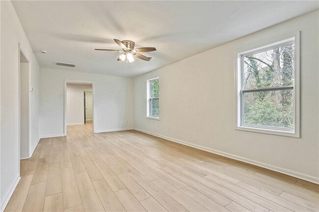 Building Photo - 20 Pennington Ave SW