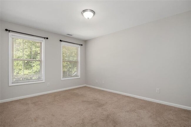 Building Photo - 4220 Hunters Green Way NE