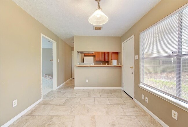 Building Photo - 1371 New Tree Ln
