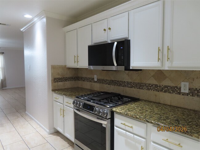 Building Photo - 15631 S Fall Fern Cir