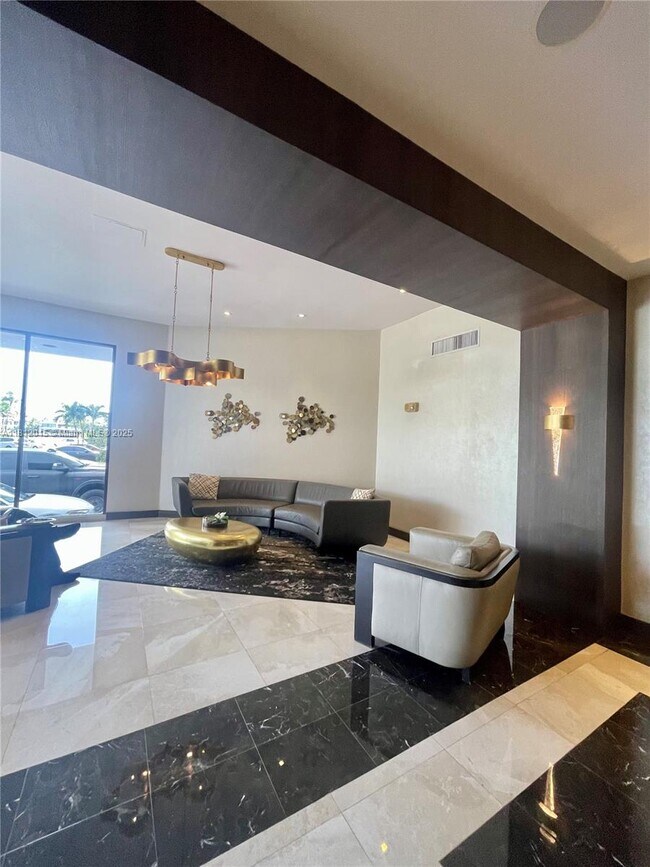 Building Photo - 20505 E Country Club Dr