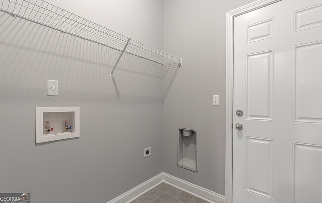 Building Photo - 1280 Binghampton Cir