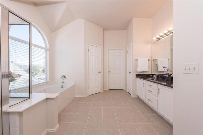 Building Photo - 2103 Kimra Ln