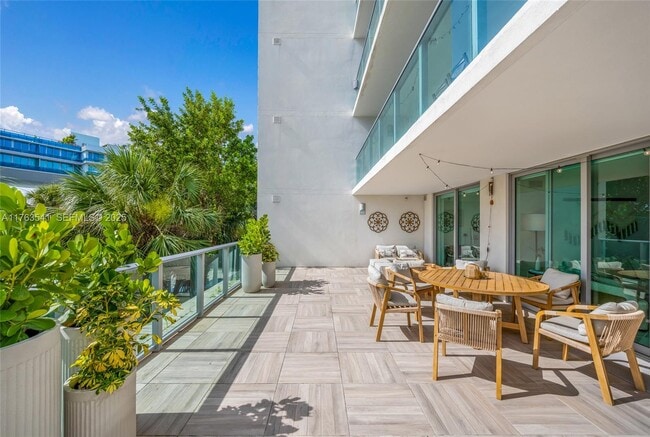 Building Photo - 1025 92nd St