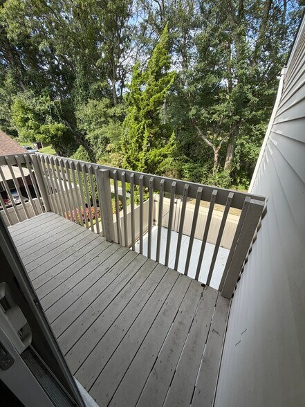 Building Photo - 232 Springmeadow Dr
