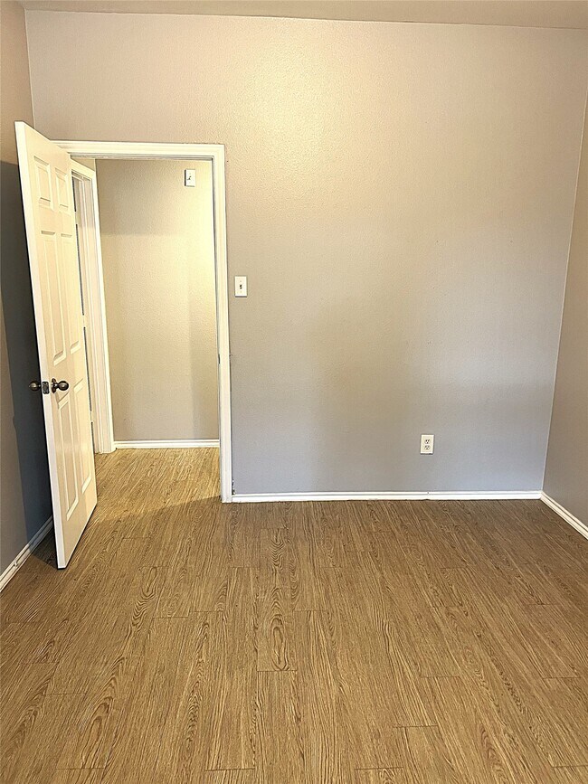 Building Photo - 12727 Cooper Breaks Dr