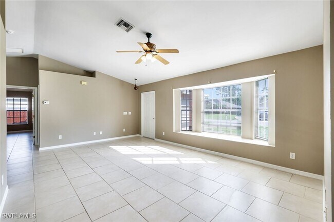 Building Photo - 8072 Cypress Dr S
