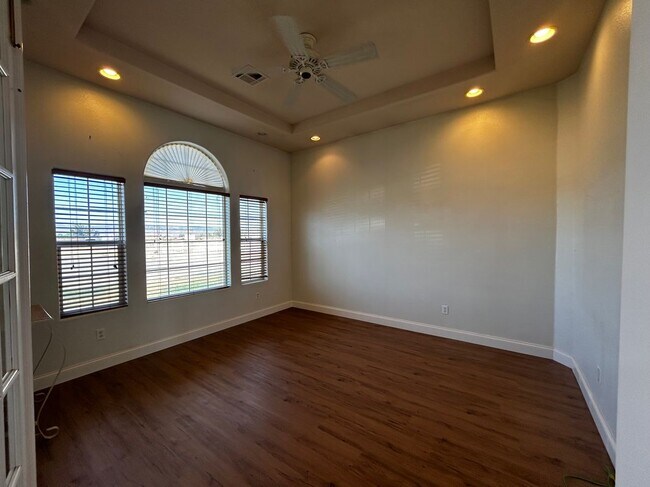 Building Photo - 8127 W Ave E12