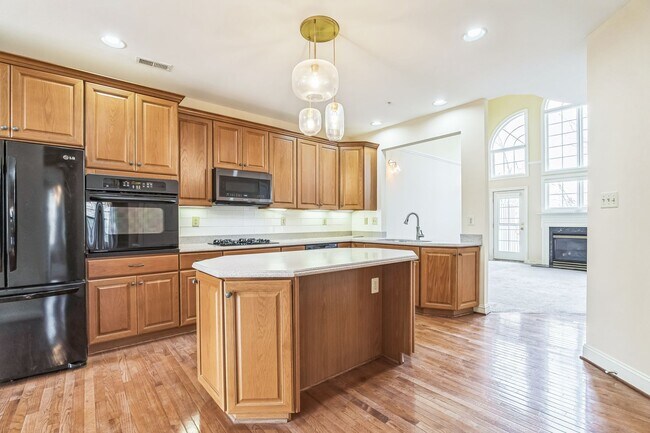 Building Photo - Gorgeous 3-Bedroom Townhome in East Norriton!