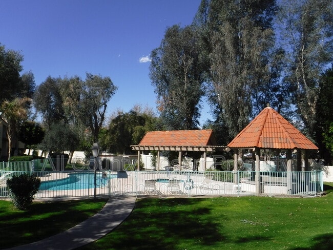 Building Photo - 45346 Driftwood Dr