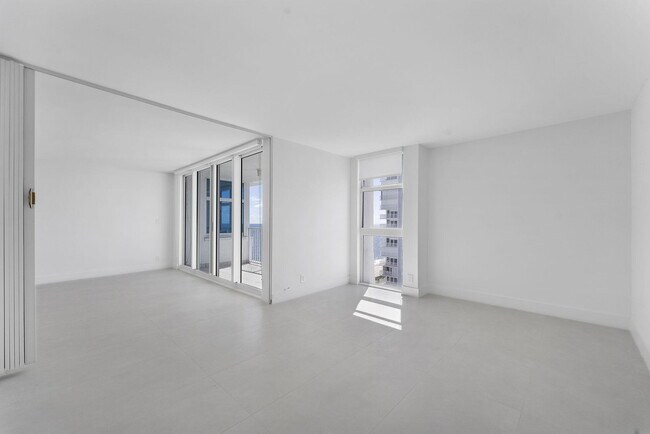 Building Photo - 1360 S Ocean Blvd