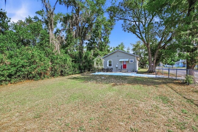 Building Photo - 302 W Park St