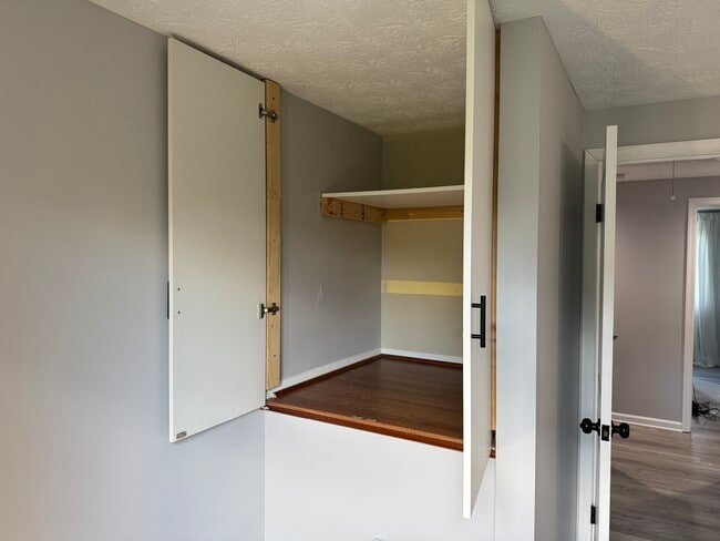 Building Photo - 5585 Hecate Ct