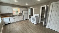 Building Photo - 2 Bedroom, 1 Bath Duplex in Quiet Dover Ne...