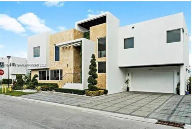 Building Photo - 6767 NW 103rd Pl