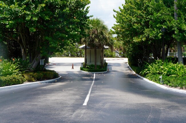 Building Photo - 5070 N Ocean Dr