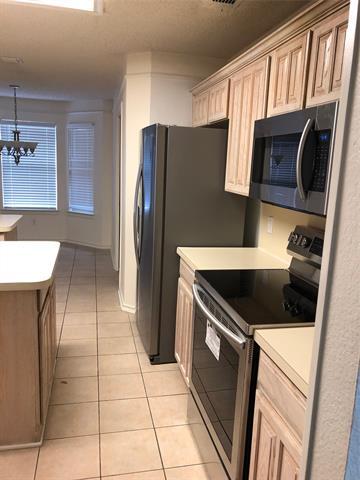 Building Photo - 6417 Lago Vista Dr