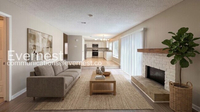 Building Photo - 4 Bed, 2.5 Bath with Fenced Yard & Garage / Pet-Friendly / Available Now!