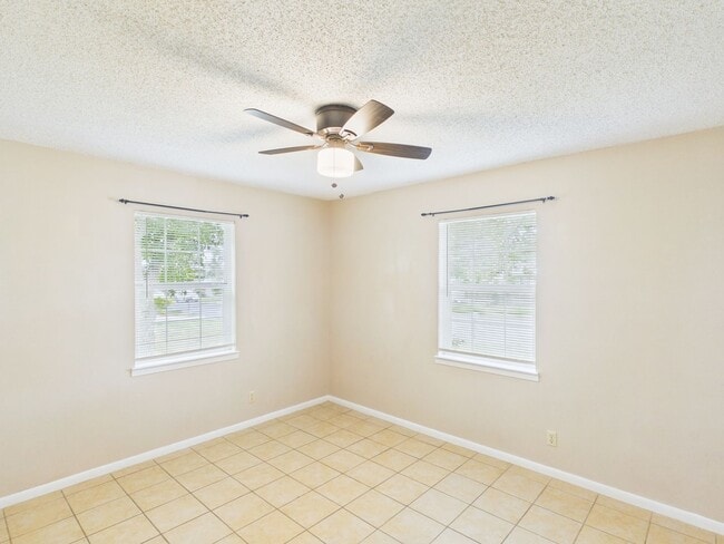 Building Photo - Room to Live, Room to Relax – Spacious 3-Bedroom Home