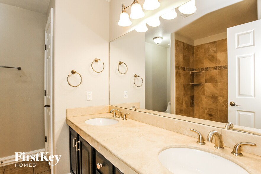 Building Photo - 15077 N 85th Ave