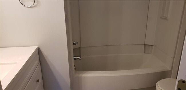 Building Photo - 760 Indian Lake Dr NW