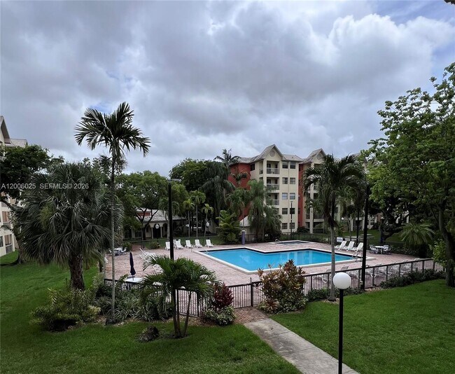 Building Photo - 8290 Lake Dr