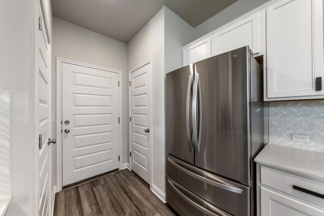 Building Photo - 7812 Moody Bend