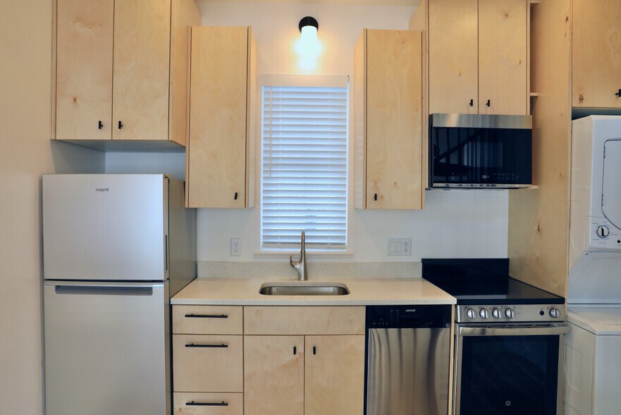 Kitchen sink - 96 S 100 E