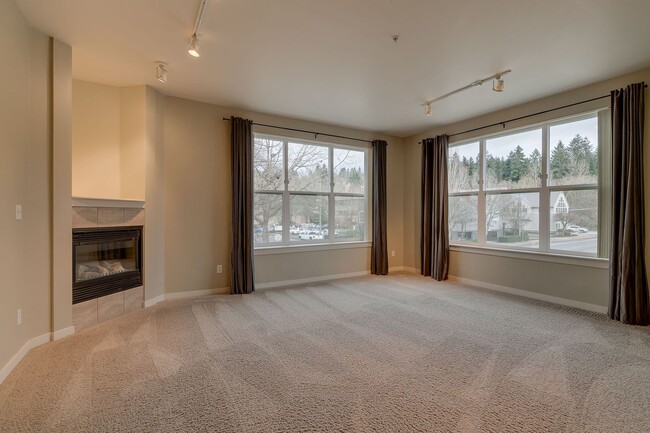 Building Photo - Spacious 2 bedroom Condo in Downtown Redmond