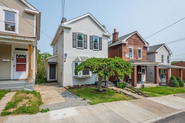 Building Photo - Stunning 2 bedroom home in Carrick availab...