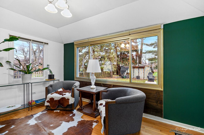 Building Photo - 5844 N Lacey Ave