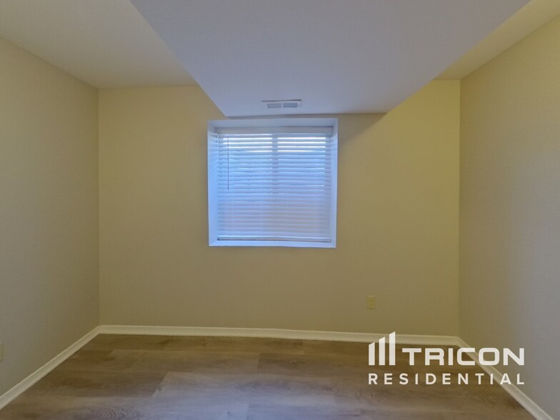 Building Photo - 9508 Waterbury Dr