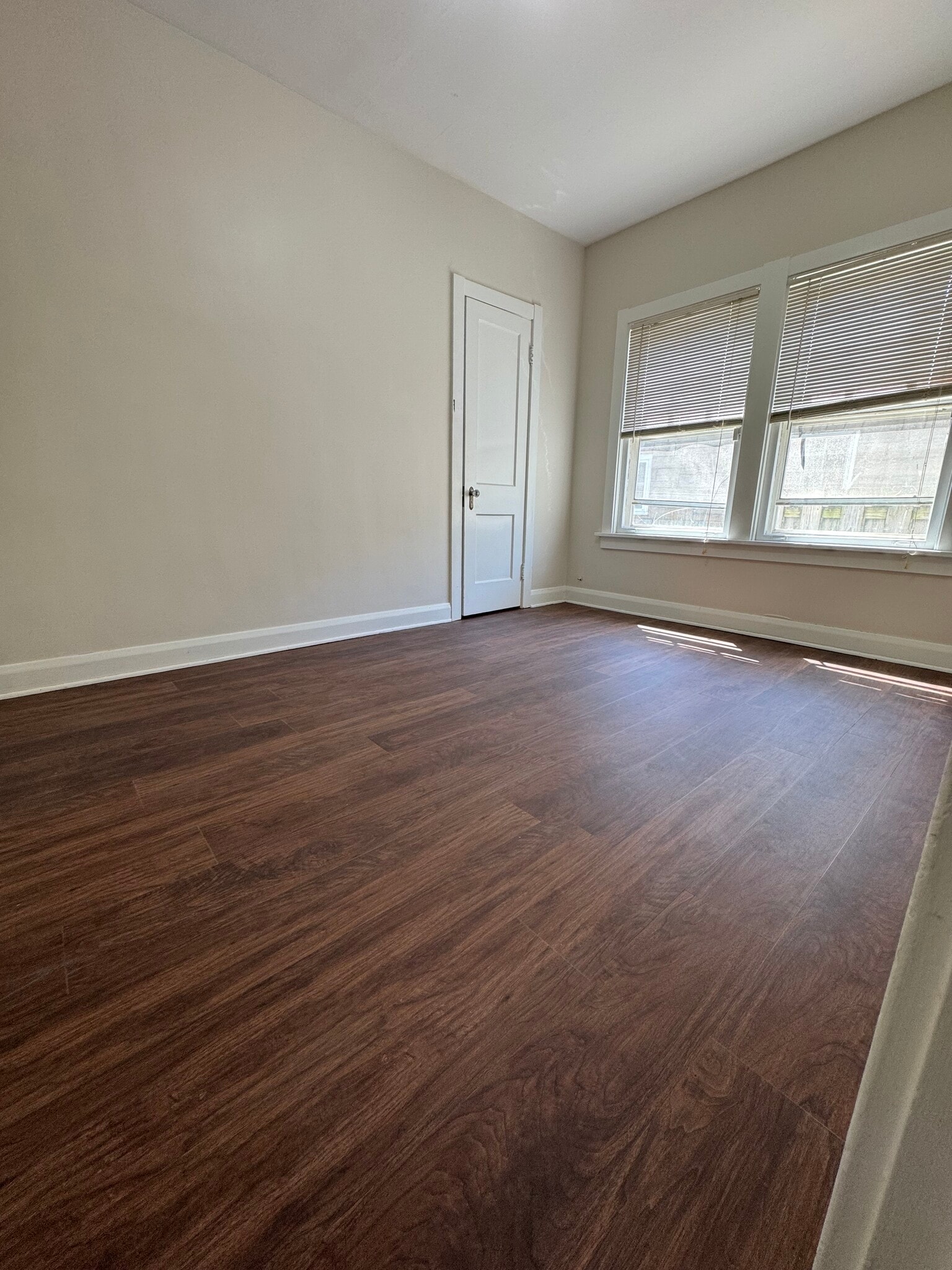 Building Photo - 702 Colima Dr
