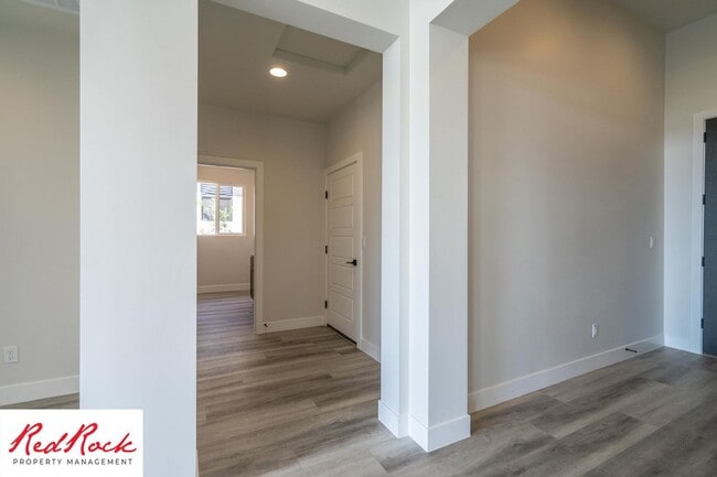 Building Photo - Modern 3 Bedroom Single-Level Home in Vill...