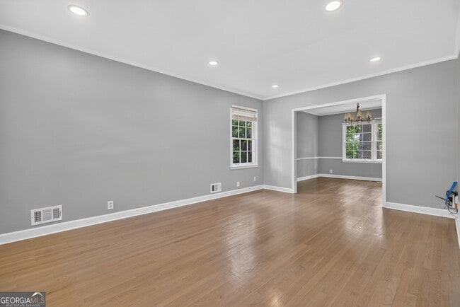 Building Photo - 4854 Springfield Dr