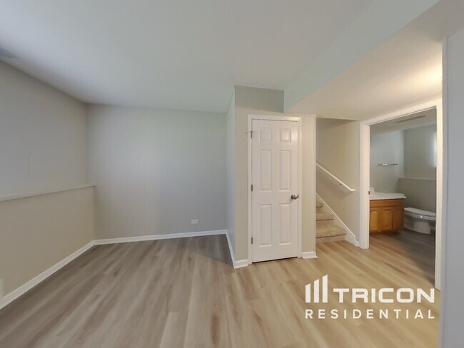 Building Photo - 614 Allanson Rd