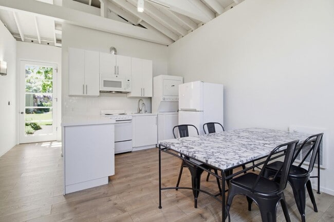 Building Photo - 64 Alejandra Ave